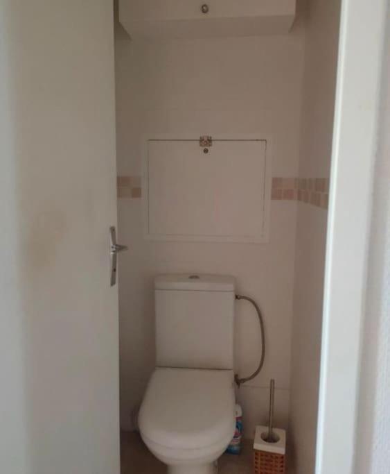 F3 Avec Balcon 5 Min Gare Sqy Et Parking Gratuit Apartamento Guyancourt Exterior foto