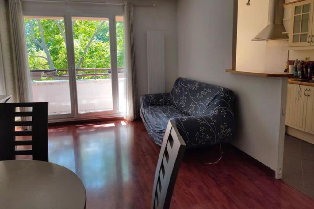 F3 Avec Balcon 5 Min Gare Sqy Et Parking Gratuit Apartamento Guyancourt Exterior foto
