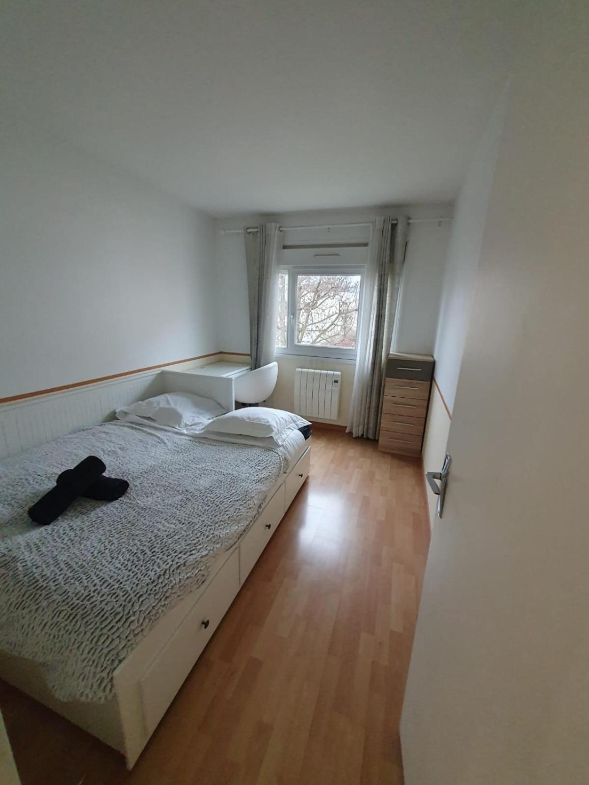 F3 Avec Balcon 5 Min Gare Sqy Et Parking Gratuit Apartamento Guyancourt Exterior foto