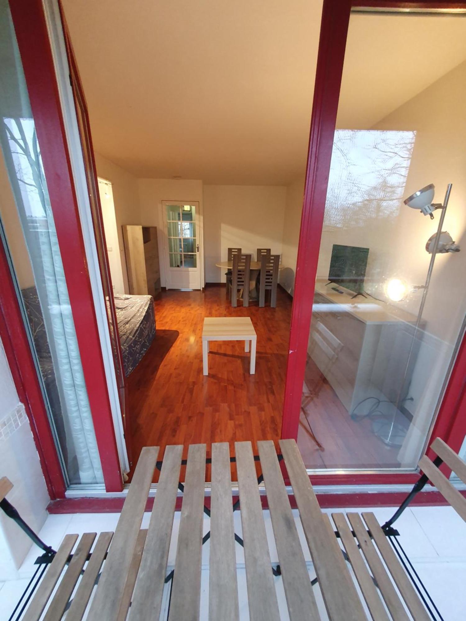 F3 Avec Balcon 5 Min Gare Sqy Et Parking Gratuit Apartamento Guyancourt Exterior foto